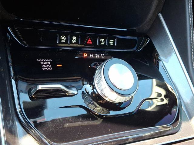 Certified 2024 Jeep Wagoneer 4WD image 27