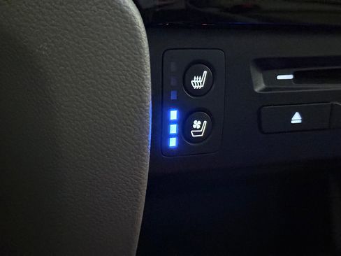 Used 2020 Honda Pilot Elite image 39