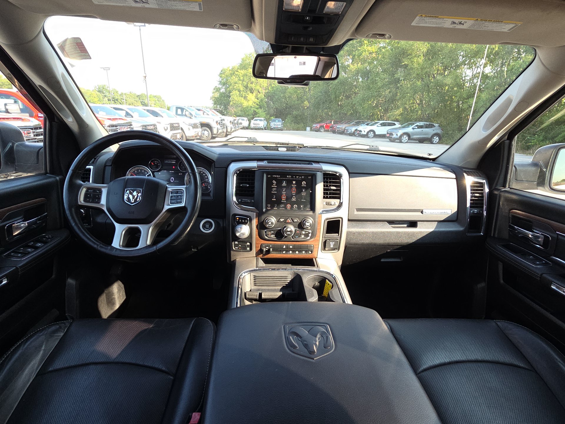 Used 2016 RAM 1500 Laramie w/ Convenience Group AWD/4WD image 30