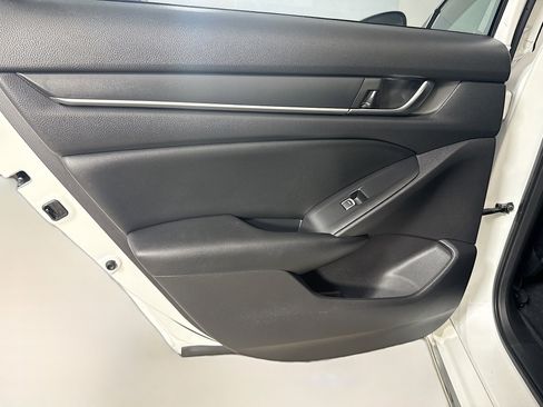 Used 2021 Honda Accord EX image 26