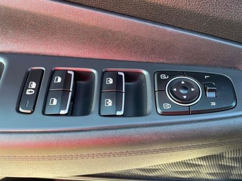 Used 2023 Hyundai Santa Fe SEL image 16