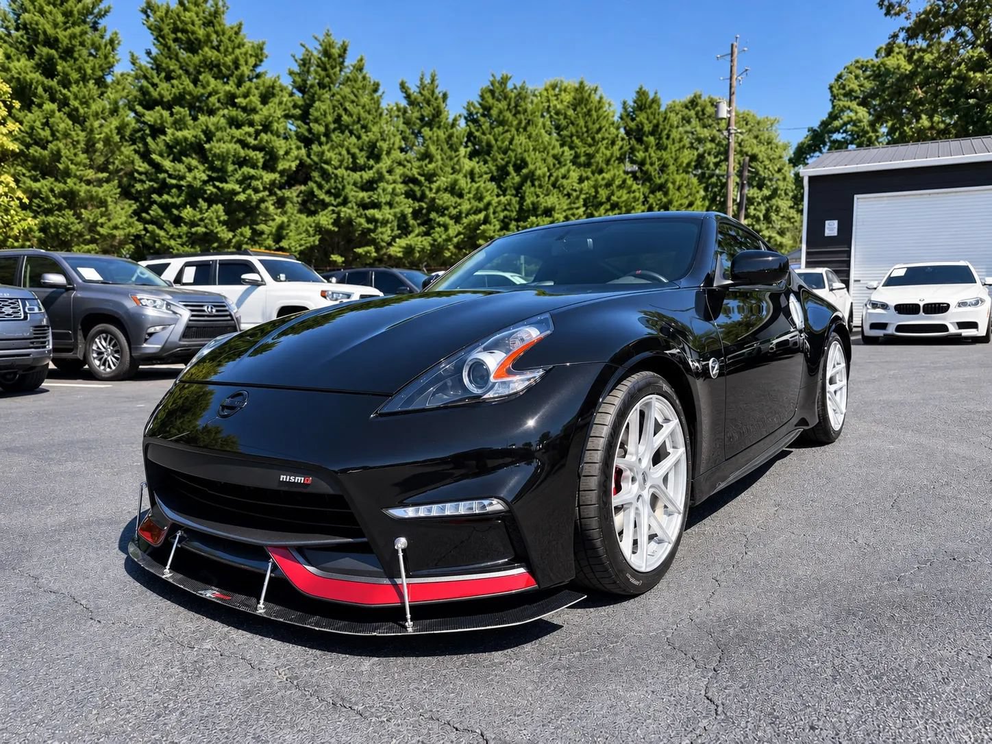 Used 2017 Nissan 370Z NISMO RWD image 3