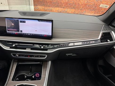 Used 2026 BMW X5 xDrive40i AWD/4WD image 17