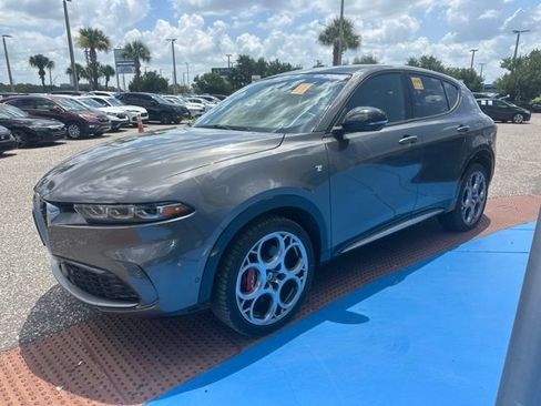 Used 2024 Alfa Romeo Tonale Ti AWD/4WD image 8