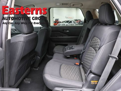 Used 2022 Nissan Pathfinder SV FWD image 22