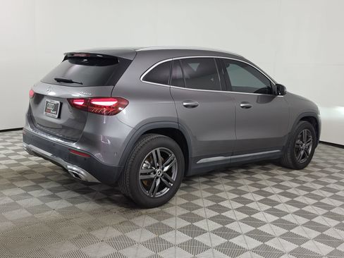 Used 2025 Mercedes-Benz GLA 250 4MATIC image 7