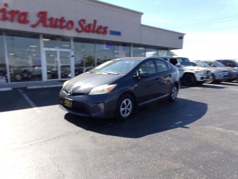 Used 2012 Toyota Prius Three image 2