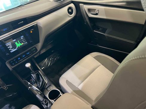 Used 2017 Toyota Corolla LE image 11