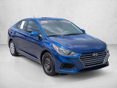 Used 2022 Hyundai Accent SE FWD image 3