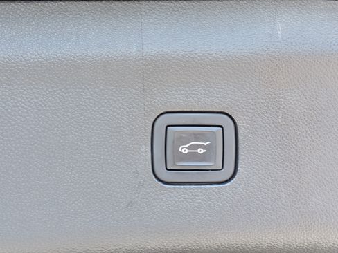 Used 2023 Buick Enclave Essence FWD image 14