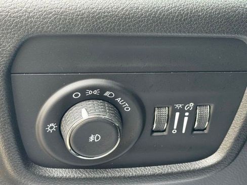 Certified 2023 Jeep Grand Cherokee Limited w/ Luxury Tech Group II AWD/4WD image 13