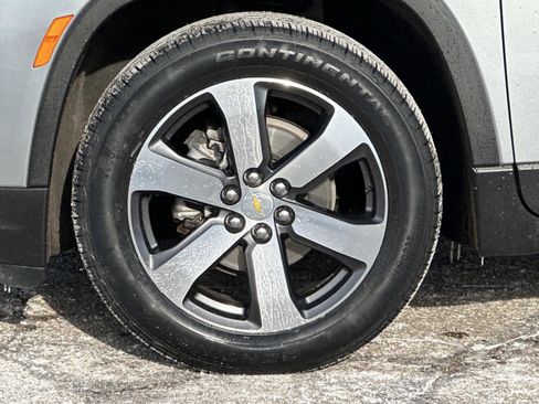 Certified 2023 Chevrolet Traverse LT w/ LT Premium Package image 10