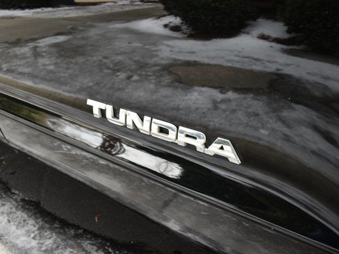 Used 2010 Toyota Tundra Grade 4x2 4dr CrewMax Cab Pick image 37