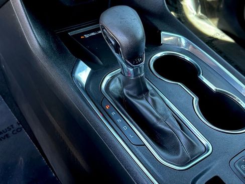 Used 2023 Chevrolet Traverse LT image 17