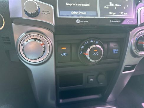 Used 2020 Toyota 4Runner SR5 Premium w/ Moonroof Package RWD image 26