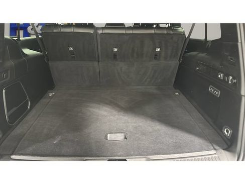 Used 2024 Jeep Wagoneer L Series II w/ Flexible Seating Group AWD/4WD image 28