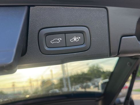 Used 2024 Volvo XC60 B5 Plus w/ Protection Package Premier AWD/4WD image 18