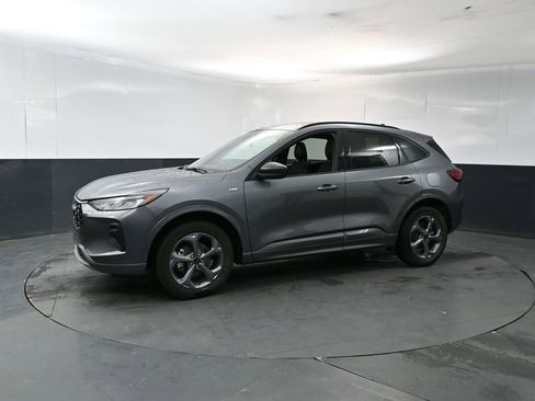 Used 2024 Ford Escape ST-Line w/ Tech Pack #1 AWD/4WD image 2
