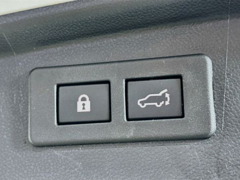 Used 2021 Subaru Outback Touring XT AWD/4WD image 31
