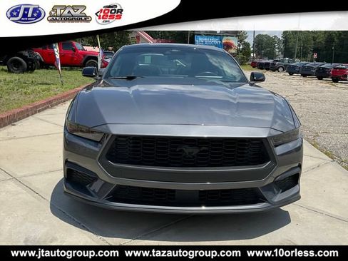 Used 2024 Ford Mustang Coupe RWD image 3