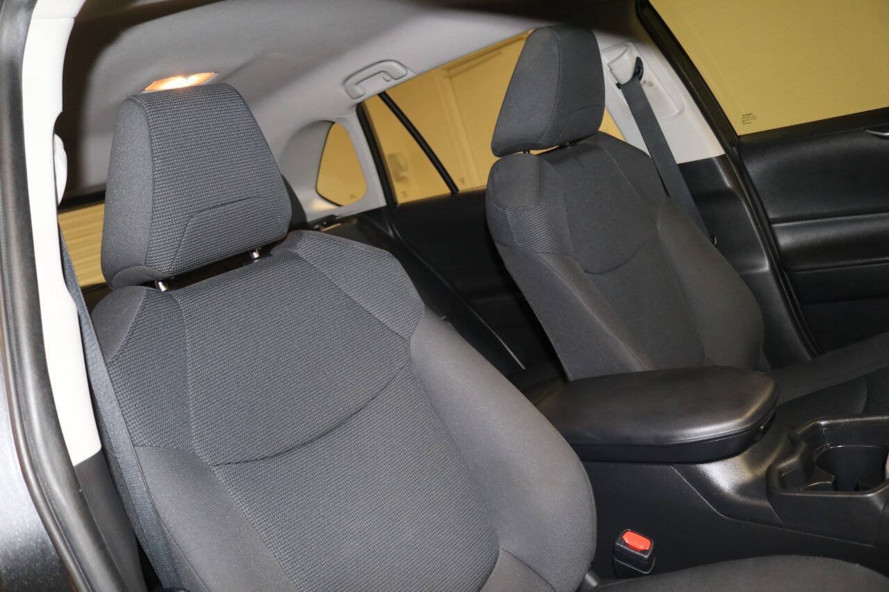 Used 2020 Toyota RAV4 LE w/ Carpet Mat Package AWD/4WD image 72