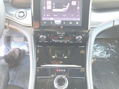 Used 2023 Jeep Grand Cherokee Altitude image 15