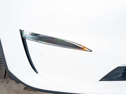 Used 2022 Tesla Model X image 19