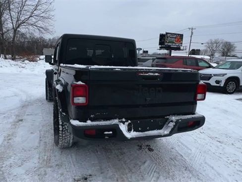 Used 2022 Jeep Gladiator Willys image 7