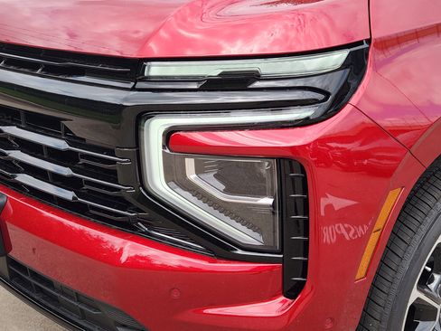 New 2026 Chevrolet Suburban RST w/ RST Capability Package image 7