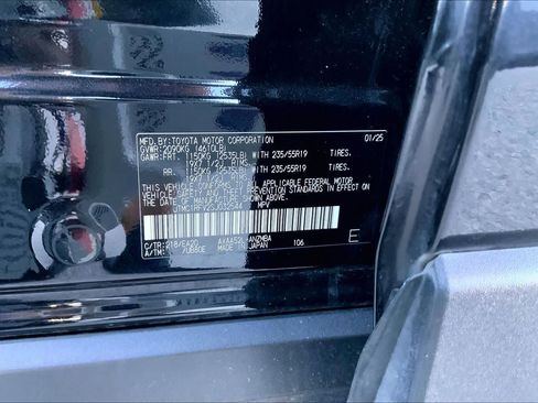 Used 2025 Toyota RAV4 XLE Premium FWD image 34