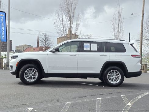 Used 2023 Jeep Grand Cherokee L Laredo image 19