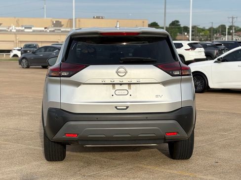 Used 2023 Nissan Rogue SV image 5