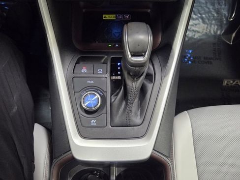 Used 2024 Toyota RAV4 Limited image 25