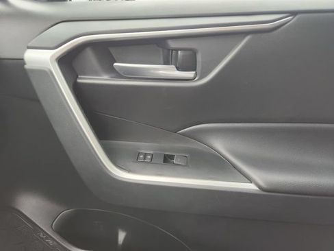 Certified 2025 Toyota RAV4 XLE FWD image 21