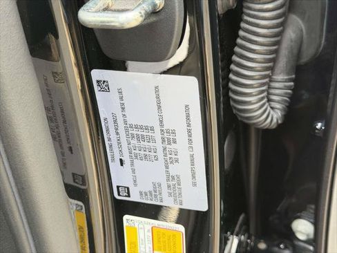 Used 2023 GMC Yukon Denali Ultimate AWD/4WD image 22