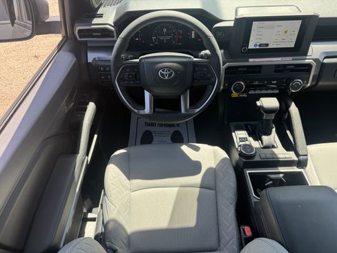Certified 2025 Toyota Tacoma SR5 AWD/4WD image 16