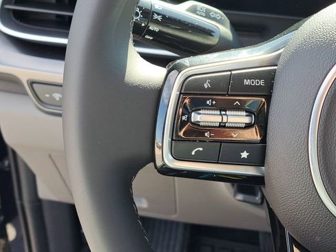 New 2026 Kia Carnival FWD image 9