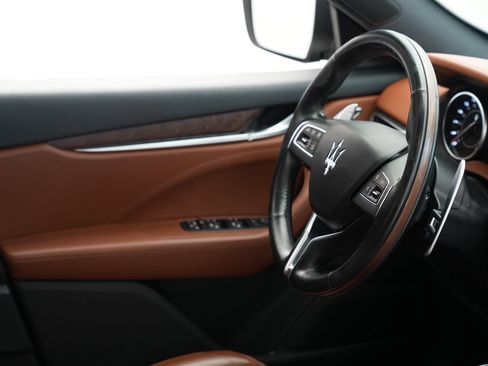 Used 2022 Maserati Levante Modena AWD/4WD image 27