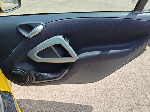 Used 2013 smart fortwo passion RWD image 31