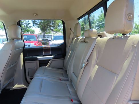 Used 2017 Ford F150 Lariat w/ Equipment Group 502A Luxury AWD/4WD image 40