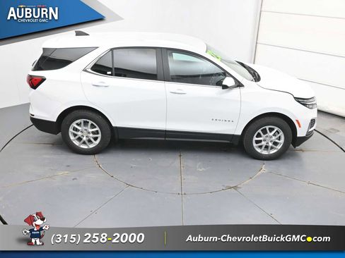 Used 2023 Chevrolet Equinox LT image 30