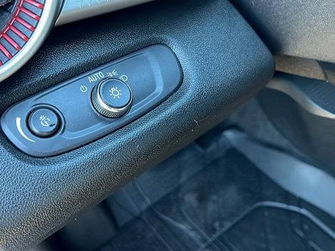 Certified 2024 Chevrolet Trax RS w/ Driver Confidence Package image 26