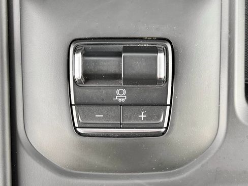 Used 2024 GMC Sierra 2500 Denali Ultimate image 29