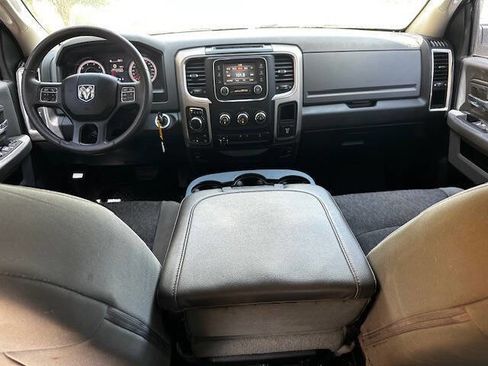 Used 2019 RAM 1500 Classic SLT image 12