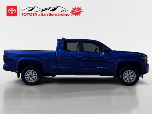 Certified 2025 Toyota Tacoma SR5 AWD/4WD image 6