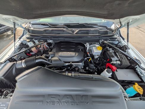 Used 2024 RAM 2500 Tradesman w/ Chrome Appearance Group image 22