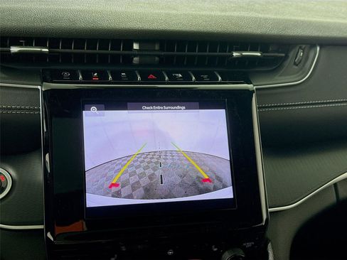 New 2025 Jeep Grand Cherokee Altitude image 8