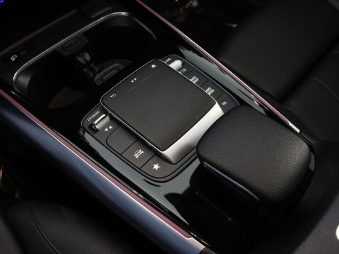 Used 2022 Mercedes-Benz GLA 250 4MATIC image 15