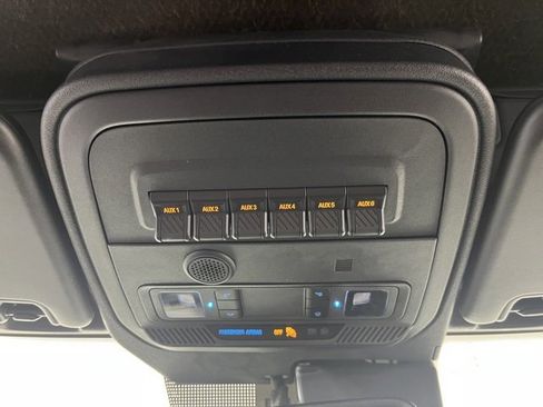 Used 2023 Ford Bronco Wildtrak image 36