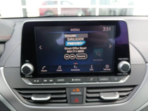 Used 2024 Nissan Altima 2.5 SR FWD image 8